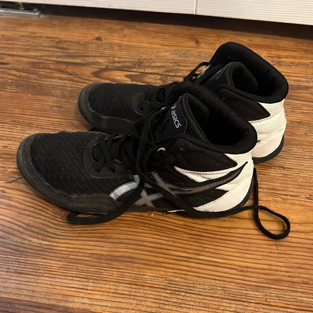 ASICS Wrestling Shoes